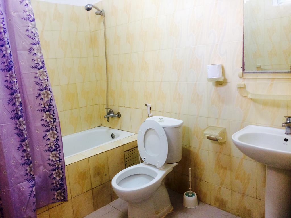 Ker Jahkarlo Hotel Yof Luaran gambar