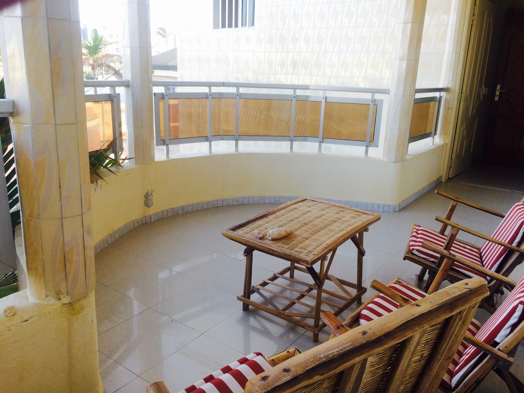 Ker Jahkarlo Hotel Yof Luaran gambar