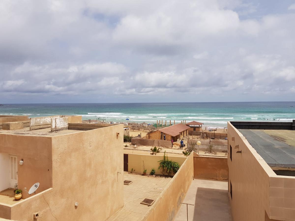 Ker Jahkarlo Hotel Yof Luaran gambar