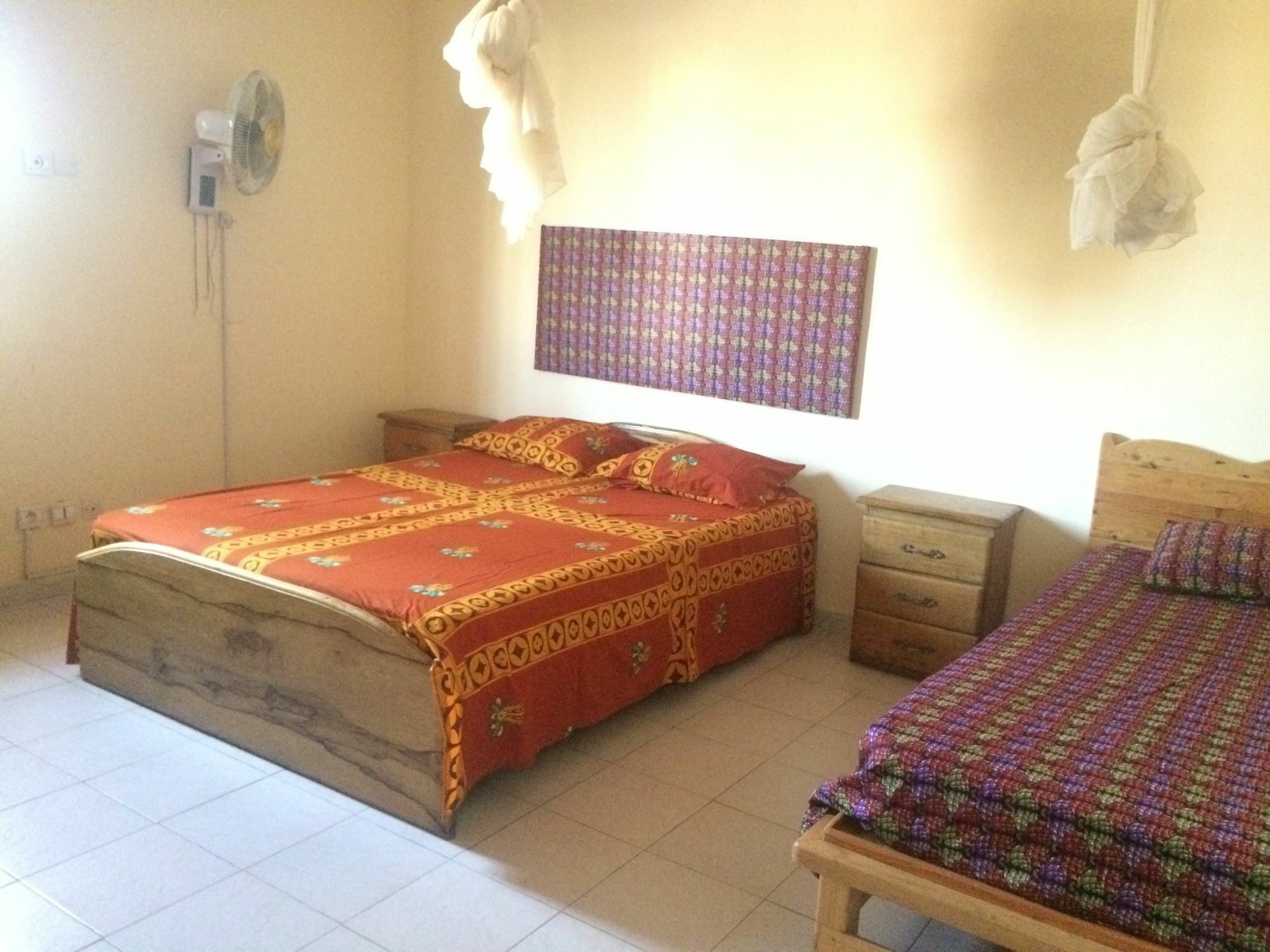 Ker Jahkarlo Hotel Yof Luaran gambar