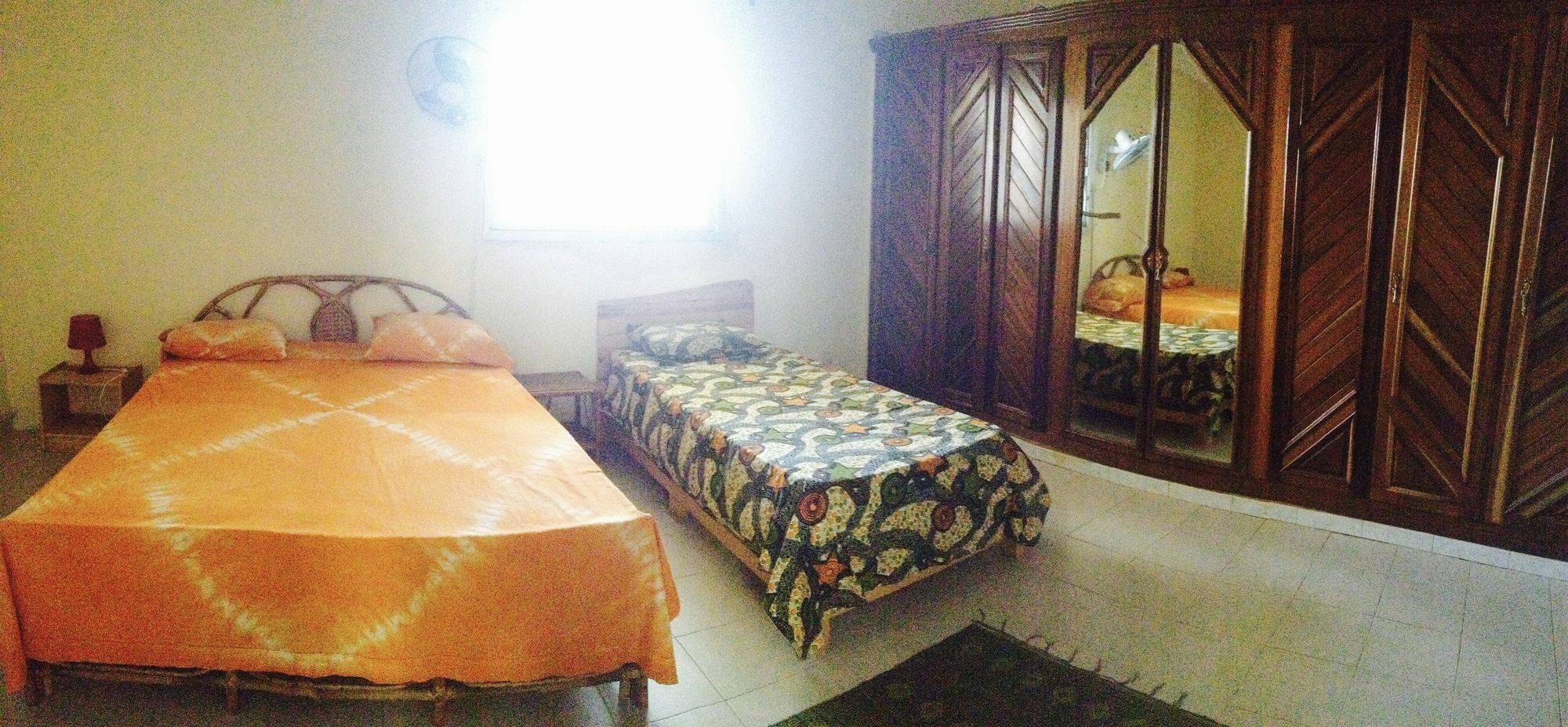 Ker Jahkarlo Hotel Yof Luaran gambar