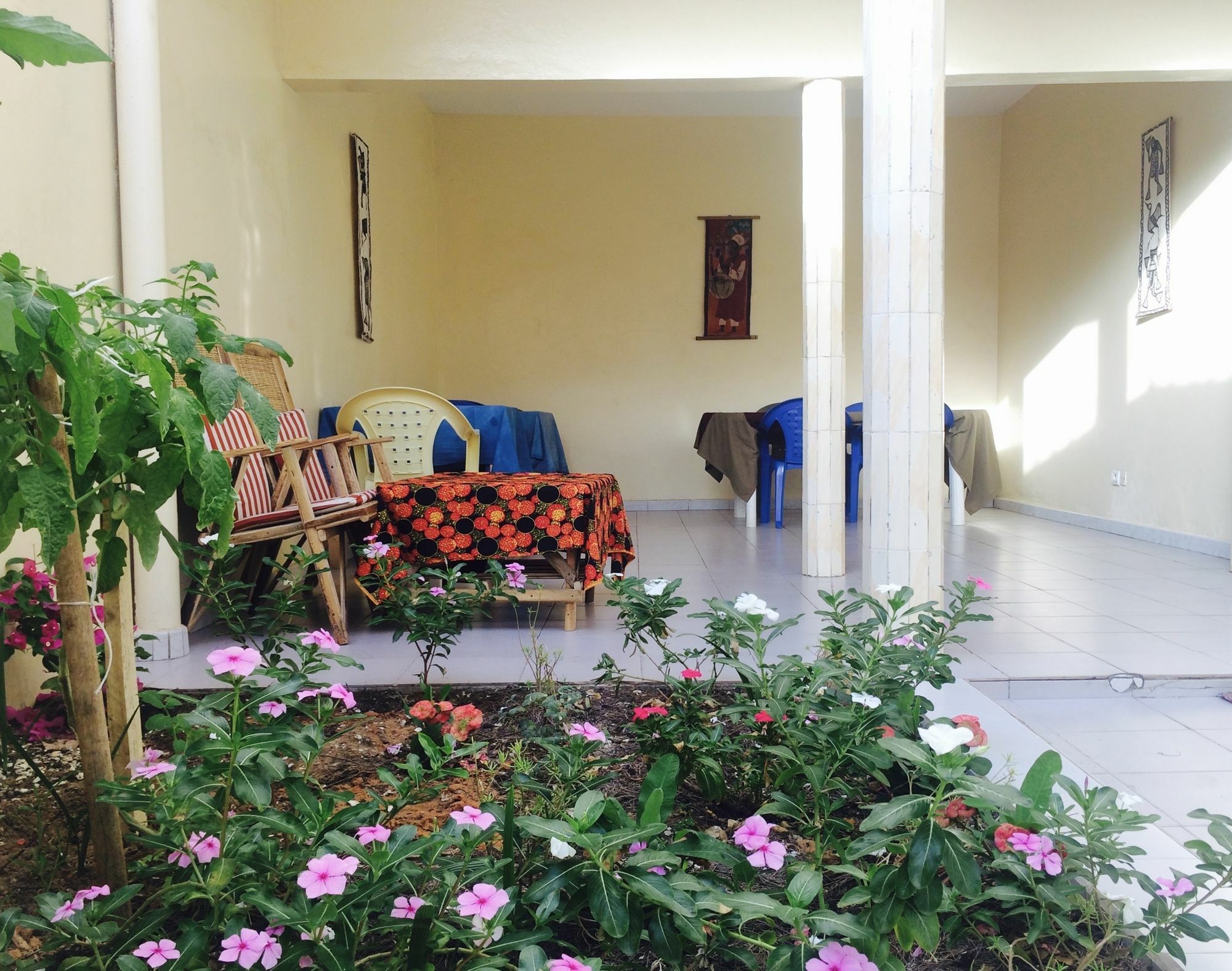 Ker Jahkarlo Hotel Yof Luaran gambar
